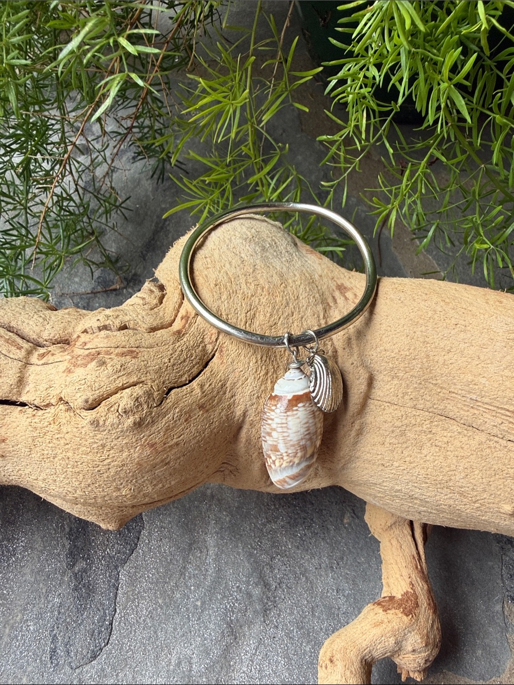 New🌟Free People-Seashell Charm Bangle Bracelet